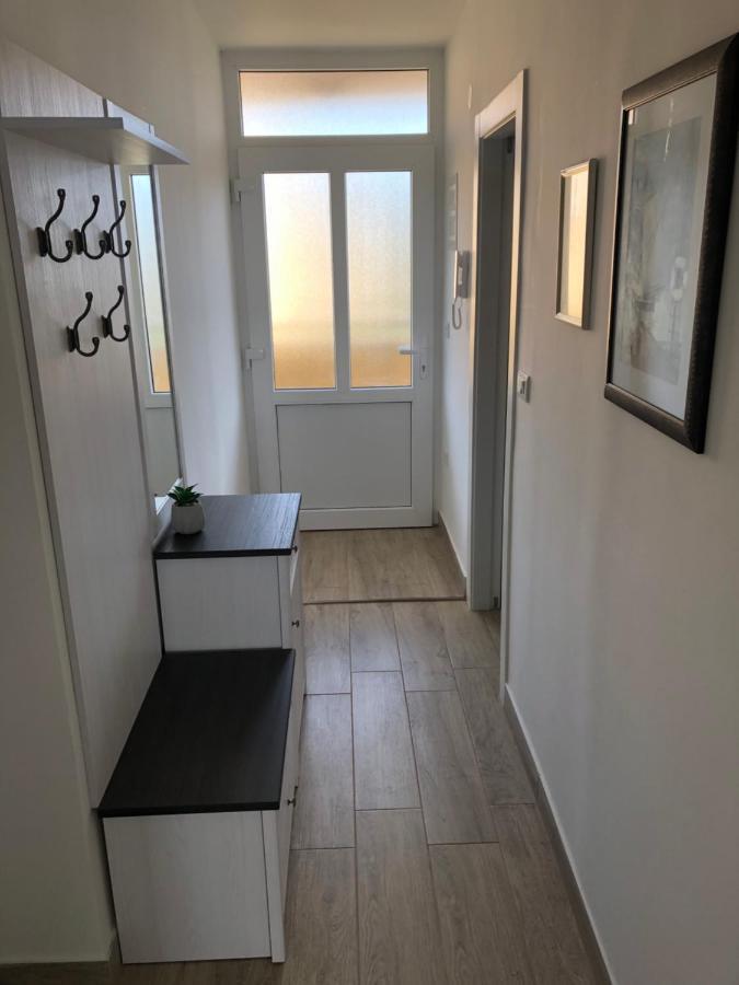 Pula Center Seaview Apartment Extérieur photo